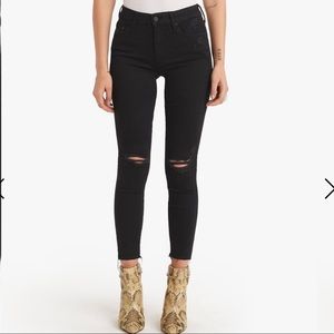 MOTHER DENIM LOOKER ANKLE FRAY / GUILTY AS SIN